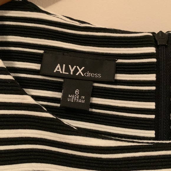 NWT Black and white striped shift dress - Picture 4 of 8